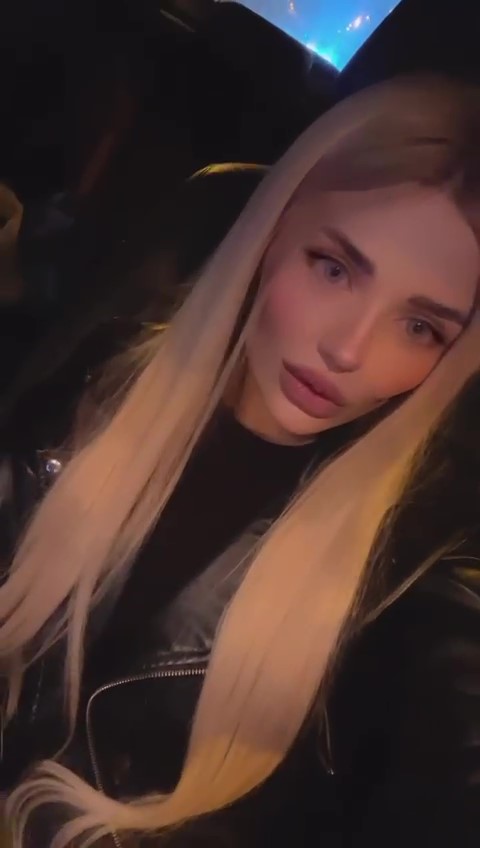 sexbabeJade 1 Female,5'3 or under(160cm),Bisexual,Blonde,Eurasian