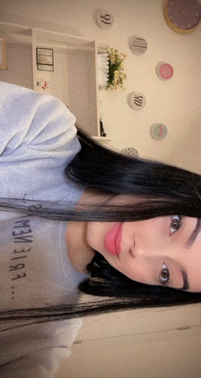 GIRLMaggie Female,5'3 or under(160cm),Bisexual,Brown,Asian