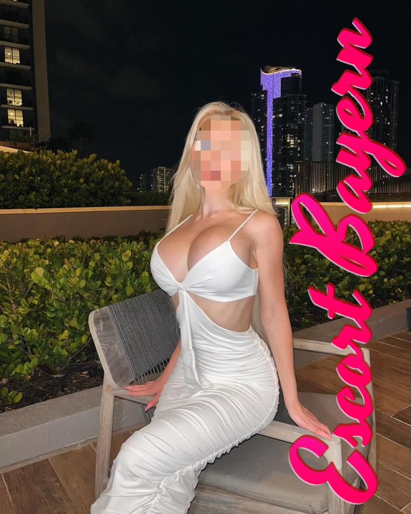 ClaireNEWBABE11 Female,5'3 or under(160cm),Blonde,Spanish,Amber